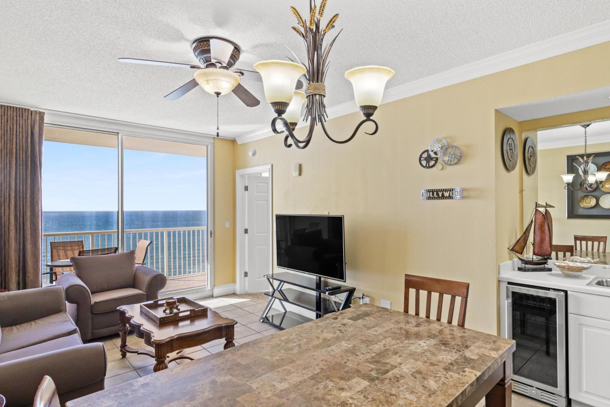 Official Majestic Beach Resort - Over 60 Units - All Ocean Front, Panama City Beach, Fl Habitación foto