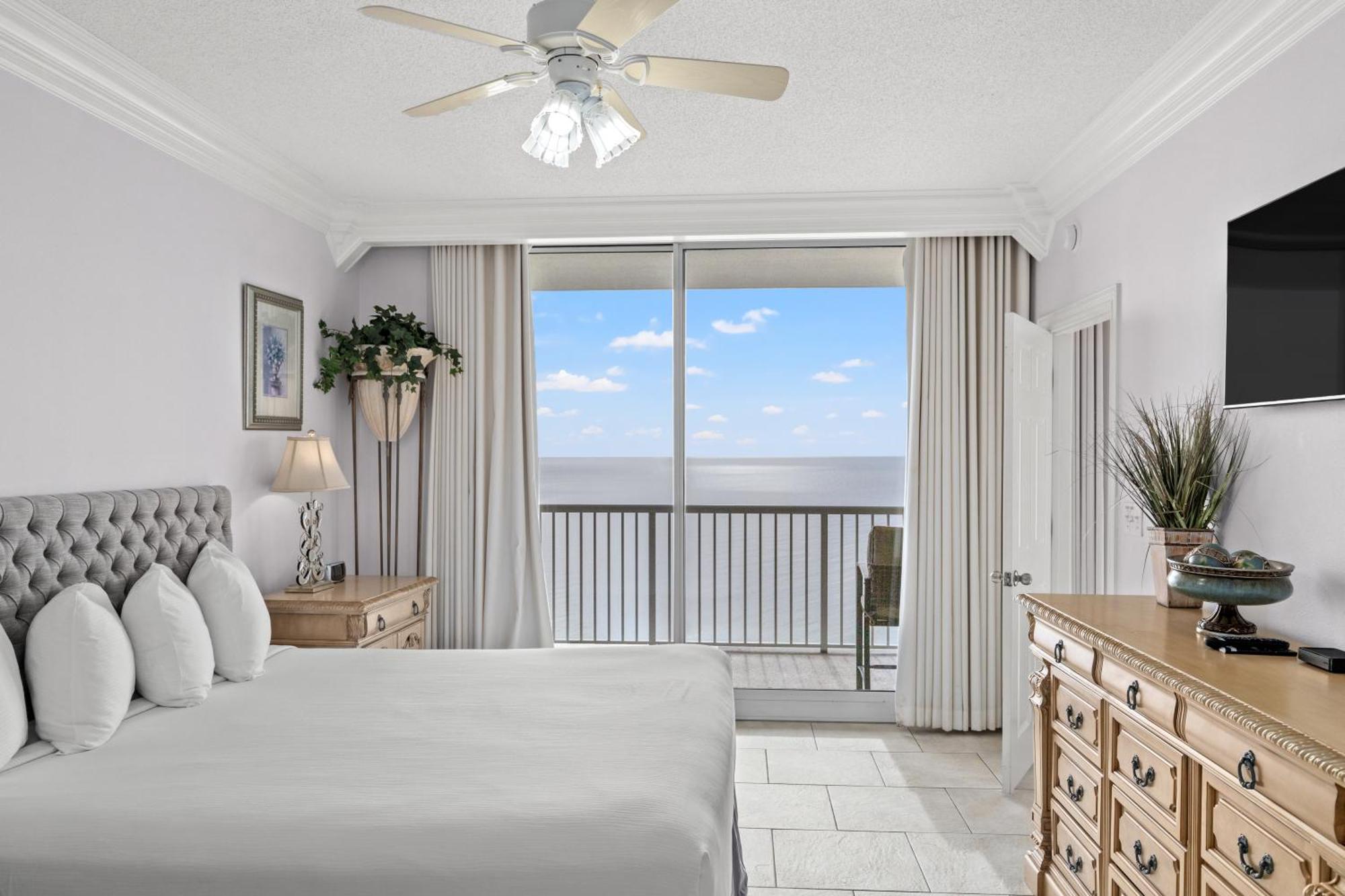Official Majestic Beach Resort - Over 60 Units - All Ocean Front, Panama City Beach, Fl Habitación foto